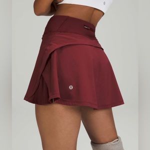 Lululemon play off the pleats skirt